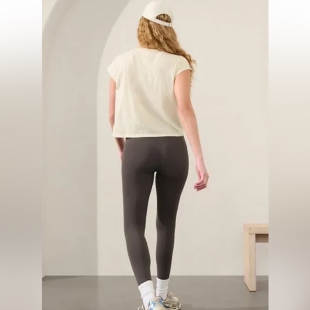 Athleta Women's Classic Slub Tee Size in Pelican Cream color. retail $55 NWT - Picture 2 of 13